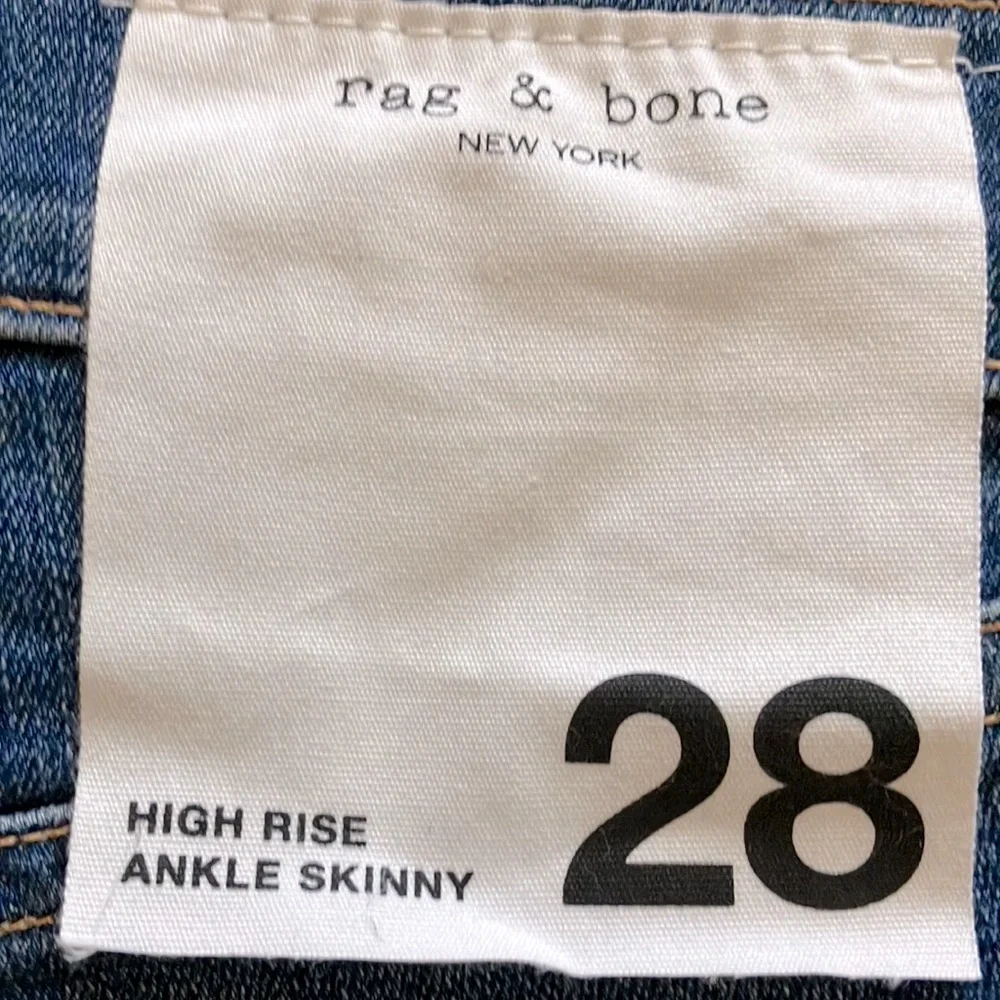 Rag & bone jeans brand new, soft, stretchy, stylish dark wash jeans, high rise - Picture 4 of 11